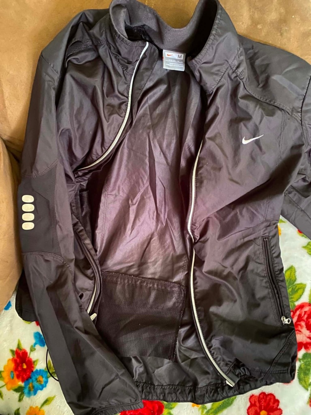 Nike Black Full-Zip Athletic Jacket with White Swoosh
